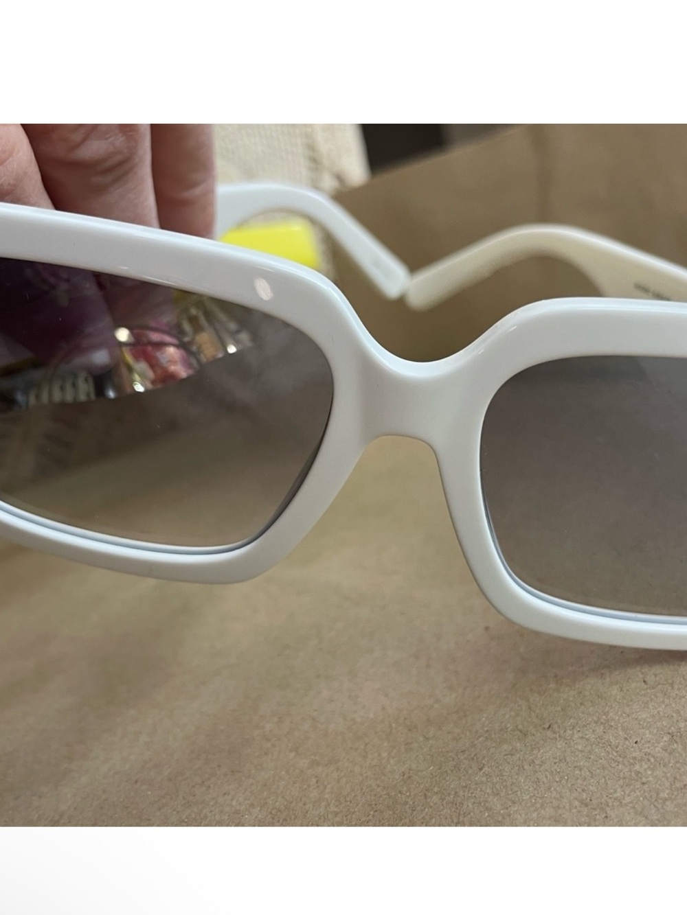 Marc Jacobs White Sunglasses, NWOT, full inclusion  with Yellow Case, dusty - Picture 6 of 7